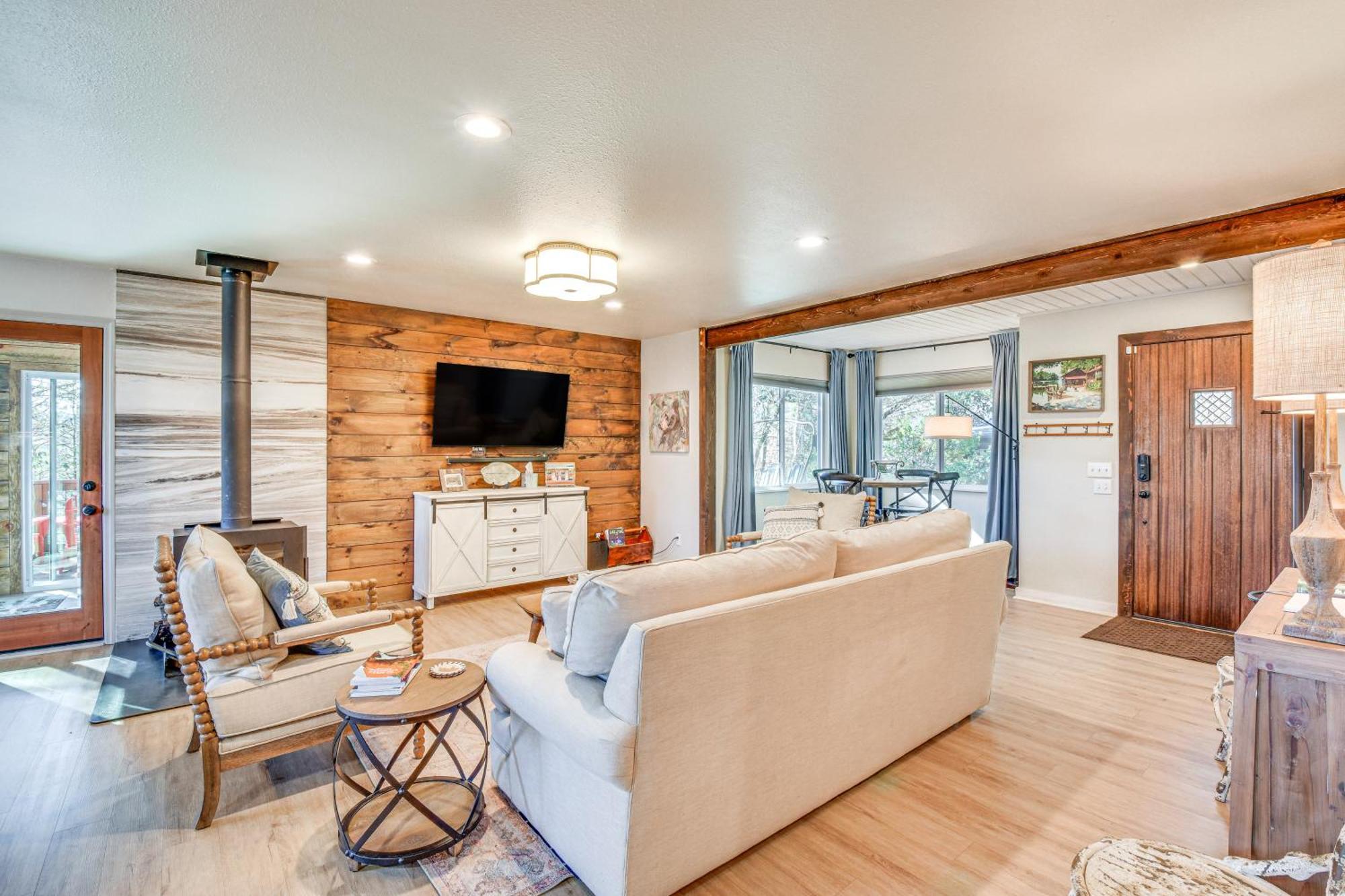 Classy Clayton Home With Views Less Than 1 Mi To Downtown! Exterior photo